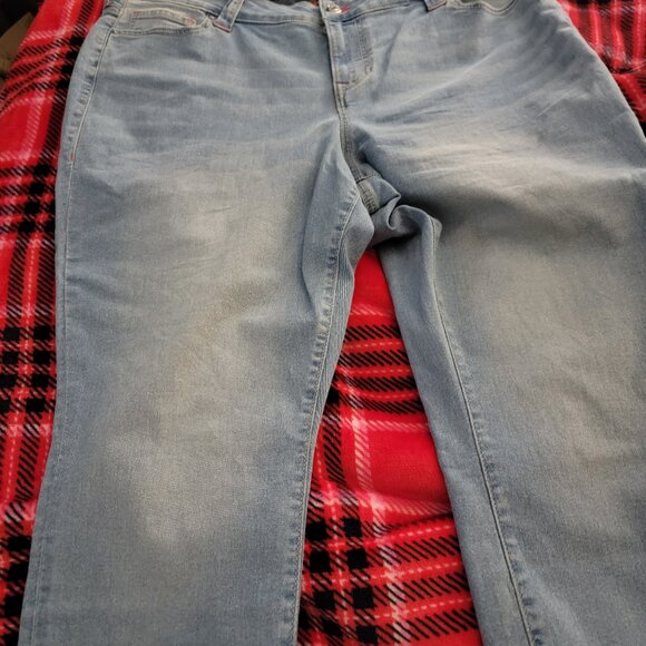 True Religion set - Picture 2 of 9